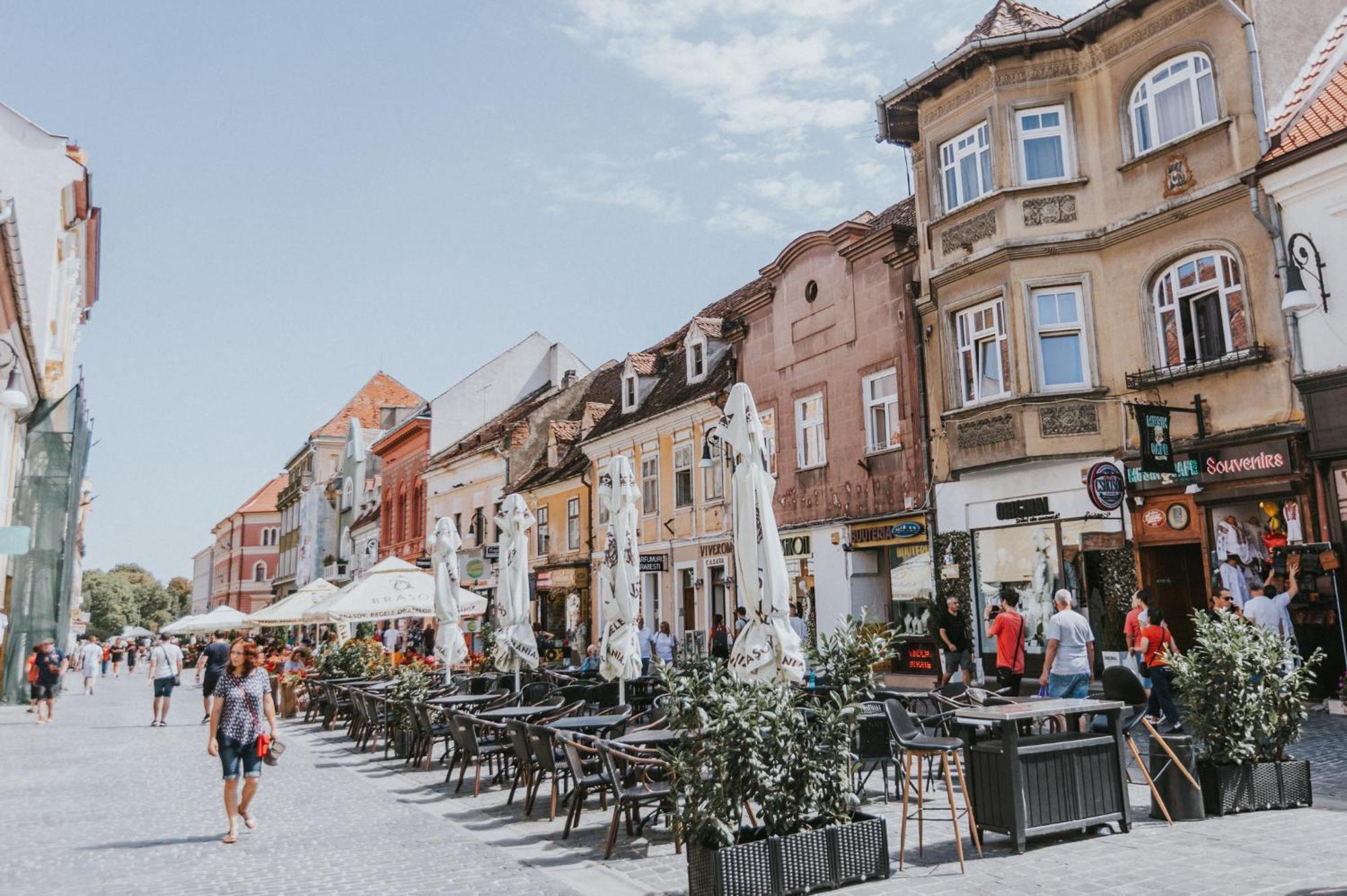 Locart -Cozy Downtown Apartment, Near Black Church With Free Wi-Fi Braşov Esterno foto