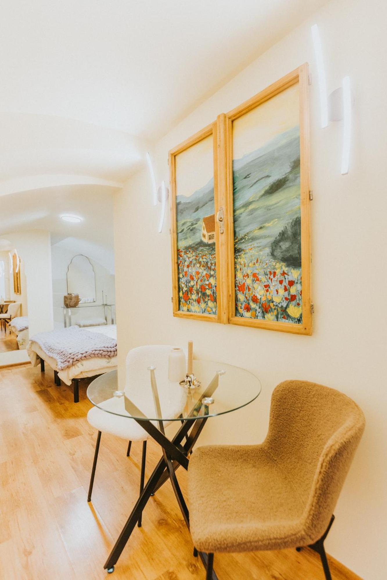 Locart -Cozy Downtown Apartment, Near Black Church With Free Wi-Fi Braşov Esterno foto